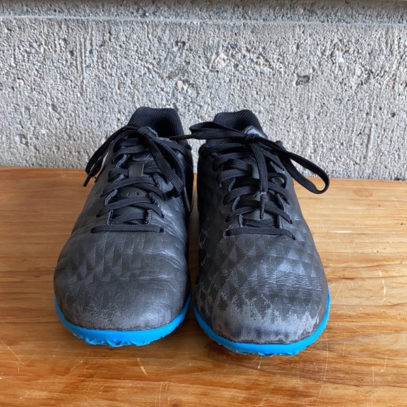 Nike Tiempo Indoor Soccer Shoes - Picture 4 of 9